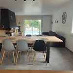 Maison Avec Piscine, Jacuzzi Et Sauna *