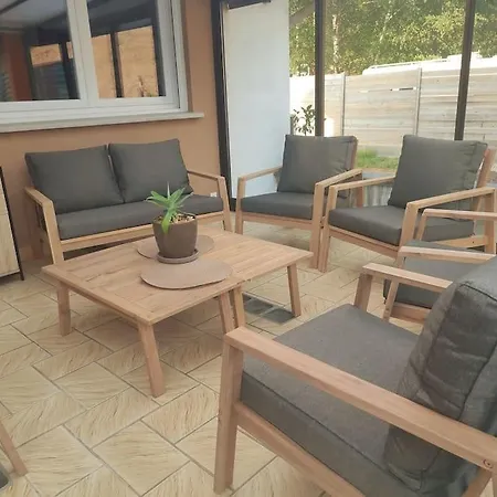 Maison Avec Piscine, Jacuzzi Et Sauna Nyaraló